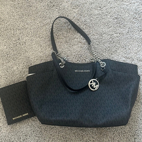 Michael Kors Handbags - Michael Kors purse